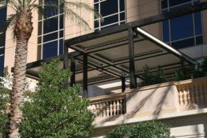 An image of a louvered roof closed, providing quality shade. Done by Apollo